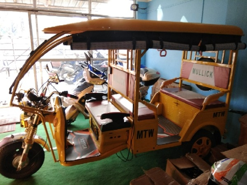 Mullick Battery Operated E Rickshaw