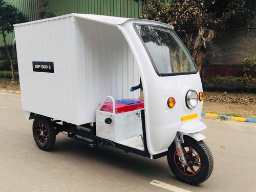DSF DSF 1500 G Closed Container E Rickshaw with Battery and Free Spare Tyre