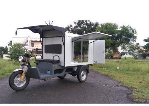 Eco Dynaamic Loader Closed Cabin