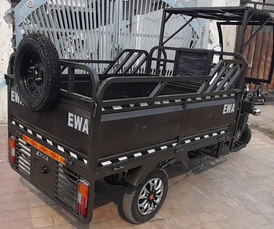 EWA Loading Electric Rickshaw