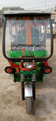 HOP 4 Seater Electric Rickshaws