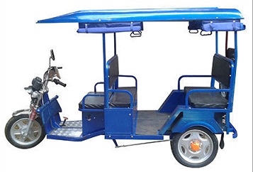Queen Battery Powered E Rickshaw