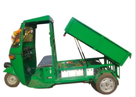 Ruzen Motors Battery Operated E Rickshaw Loader
